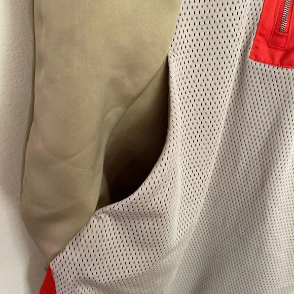 Micheal Jordan dress sz L AIR tan white red snap details great condition! - Picture 2 of 7